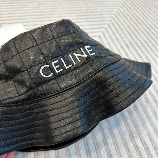 セリーヌ バケットハット 偽物 ラムスキン ロゴ刺繍入り Cen65731